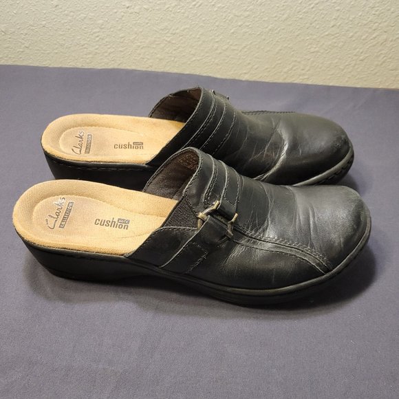 CLARK WOMENS BLACK LEATHER SLIP ON CLOGS - GREAT CONDITION - Picture 4 of 8